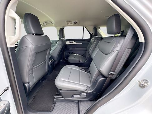 New 2026 Ford Explorer Active w/ Active Comfort Package RWD image 24