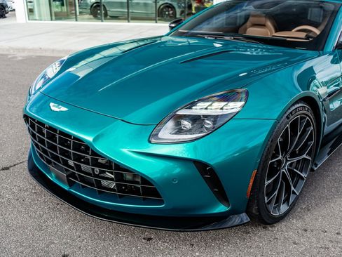 Used 2025 Aston Martin V8 Vantage image 17