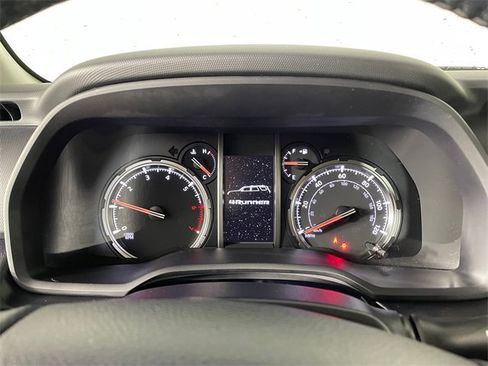 Used 2023 Toyota 4Runner TRD Off-Road Premium w/ Off Road Premium Plus Package image 5