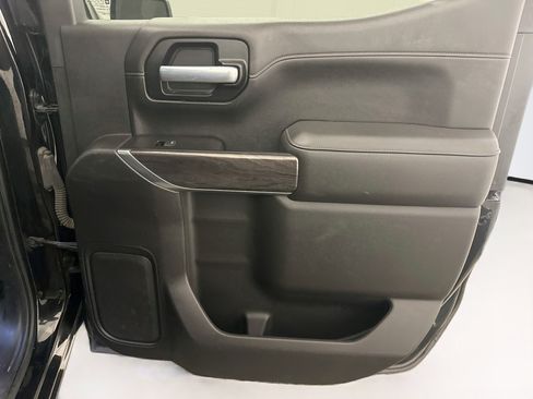 Used 2021 Chevrolet Silverado 1500 LTZ w/ LTZ Premium Package AWD/4WD image 32