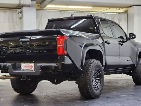 Used 2024 Toyota Tacoma SR5 image 5