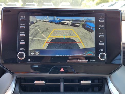 Used 2022 Toyota Venza XLE AWD/4WD image 13