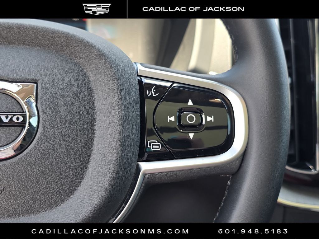 Used 2025 Volvo XC60 B5 Plus AWD/4WD image 14