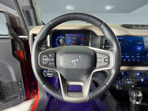 Used 2022 Ford Bronco Wildtrak image 11