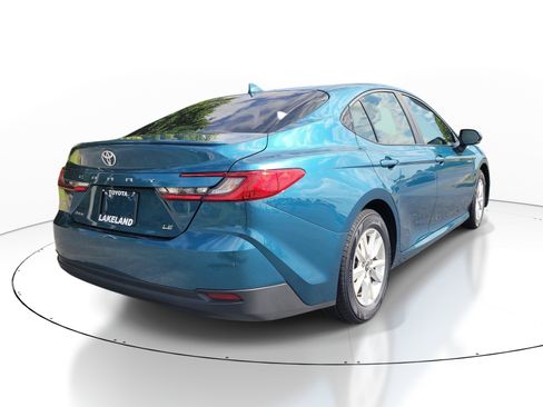 Used 2025 Toyota Camry LE w/ Convenience Package FWD image 5