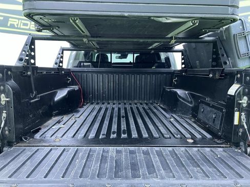 Used 2019 Toyota Tacoma SR5 AWD/4WD image 28