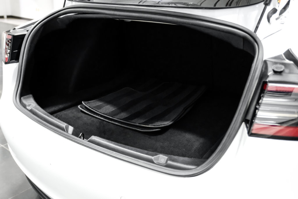 Used 2018 Tesla Model 3 Long Range RWD image 58