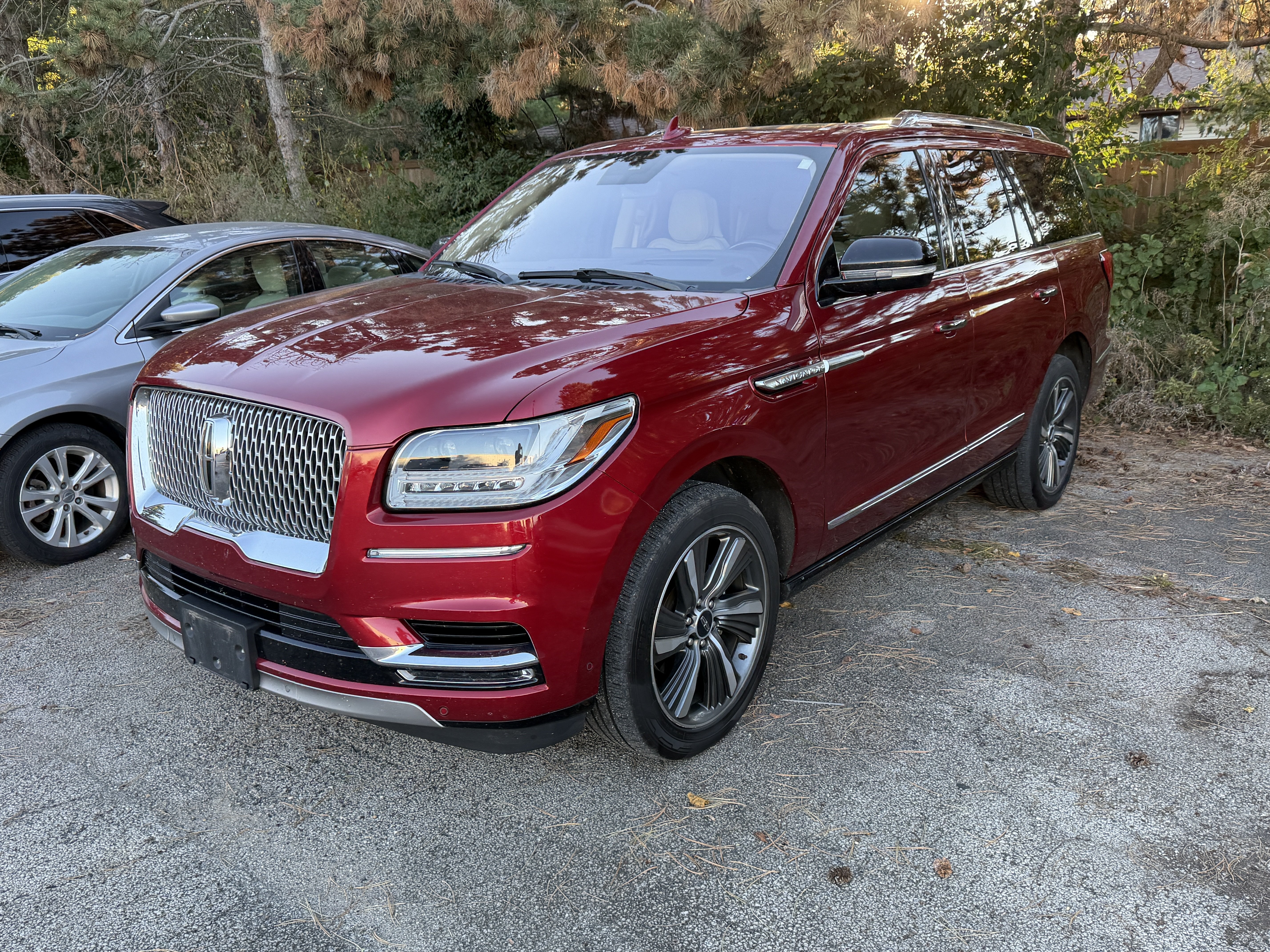 Used 2019 Lincoln Navigator Reserve AWD/4WD image 5