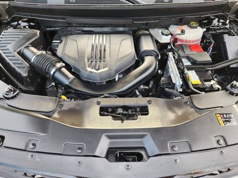 Used 2024 Chevrolet Traverse Z71 w/ LPO, Floor Liner Package AWD/4WD image 32