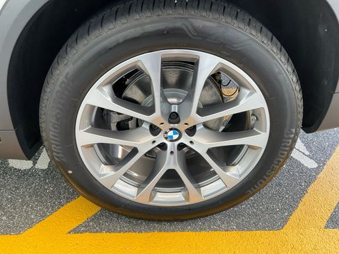 Used 2024 BMW X5 xDrive40i w/ Parking Assistance Package AWD/4WD image 22