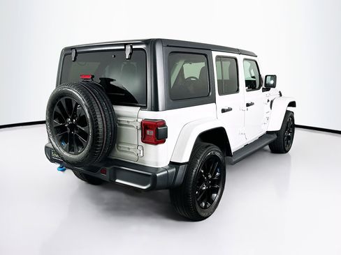 Used 2023 Jeep Wrangler Unlimited Sahara w/ Cold Weather Group AWD/4WD image 9
