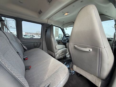 Used 2025 Chevrolet Express 3500 LT w/ LT Preferred Equipment Group image 22