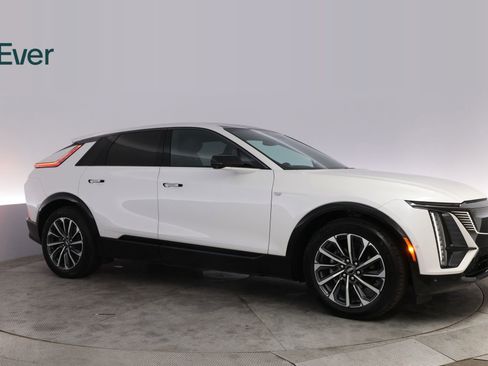 Used 2024 Cadillac Lyriq Sport w/ LPO, Floor Liner Package AWD/4WD image 14