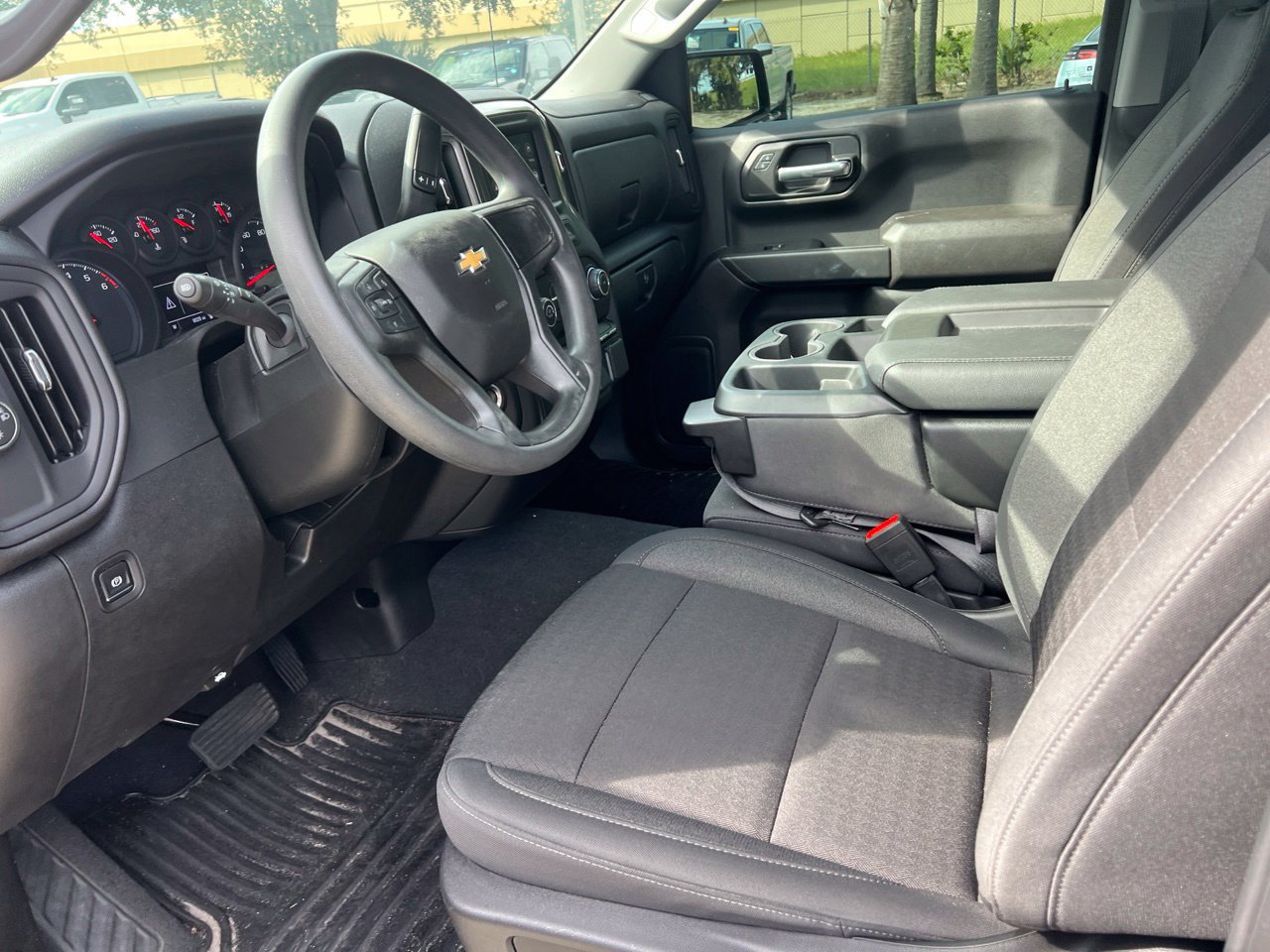 Used 2026 Chevrolet Silverado 1500 Custom w/ Turbomax Blackout Package RWD image 3