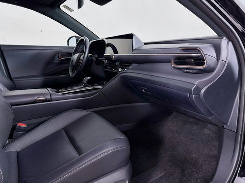 Certified 2026 Toyota Crown AWD/4WD image 30