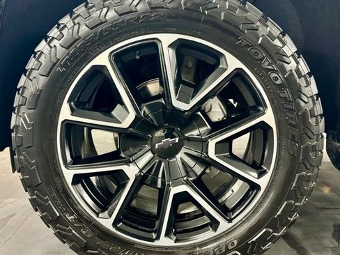 Used 2025 Chevrolet Tahoe RST w/ Comfort Package image 12