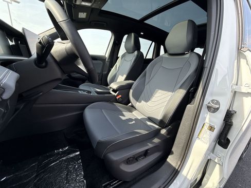New 2026 Volkswagen Tiguan SE R-Line AWD/4WD image 12