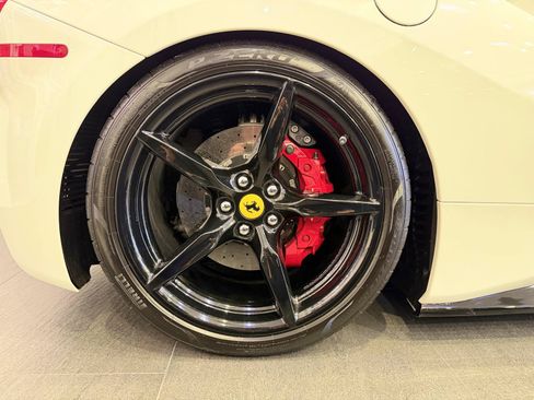 Used 2017 Ferrari 488 GTB RWD image 23