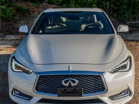 Used 2017 INFINITI Q60 3.0t w/ Premium Plus Package 3.0T image 8