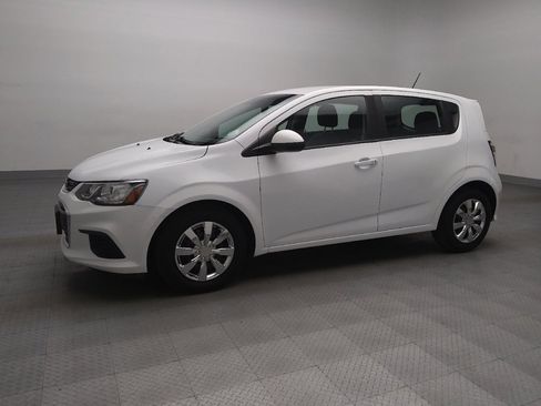 Used 2020 Chevrolet Sonic LT image 2