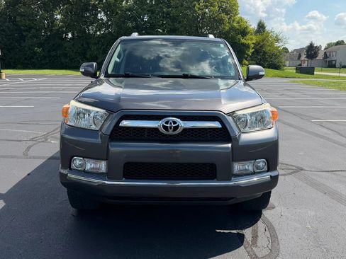 Used 2011 Toyota 4Runner SR5 w/ Convenience Pkg AWD/4WD image 2