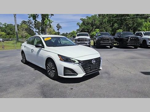 Used 2025 Nissan Altima 2.5 SV image 37