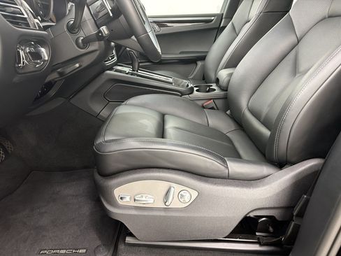 Used 2026 Porsche Macan AWD/4WD image 14