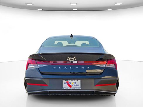 New 2025 Hyundai Elantra SEL image 7