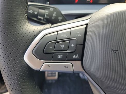 New 2026 Volkswagen Tiguan SE R-Line FWD image 21