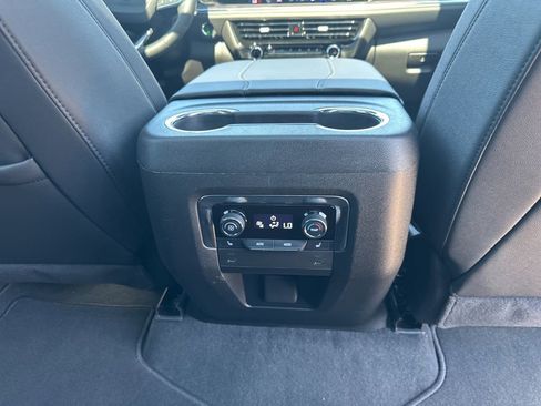 Used 2025 Chevrolet Suburban LT w/ Comfort Package image 30