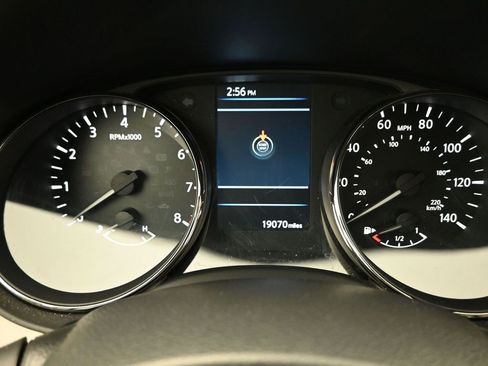 Used 2022 Nissan Rogue Sport SV w/ Technology Package image 12