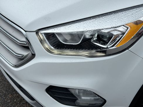 Used 2019 Ford Escape SEL image 12