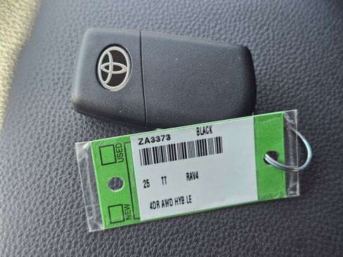 Used 2025 Toyota RAV4 LE AWD/4WD image 59