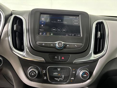 Used 2022 Chevrolet Equinox LS FWD image 11