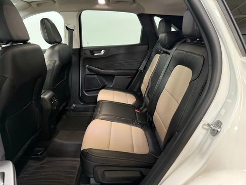 Used 2022 Ford Escape Titanium w/ Titanium Elite Package image 17