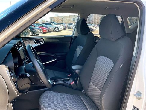 Used 2023 Kia Soul S image 22