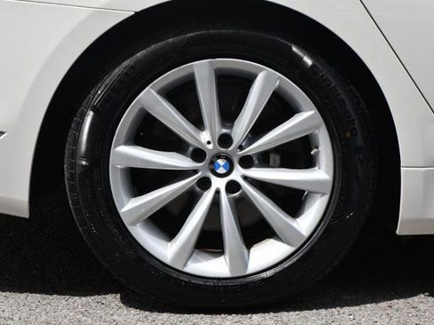 Used 2018 BMW 750i image 18