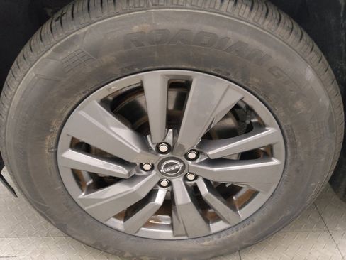 Used 2023 Nissan Pathfinder S FWD image 31