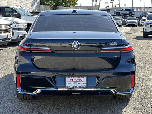 Used 2024 BMW 740i RWD image 5