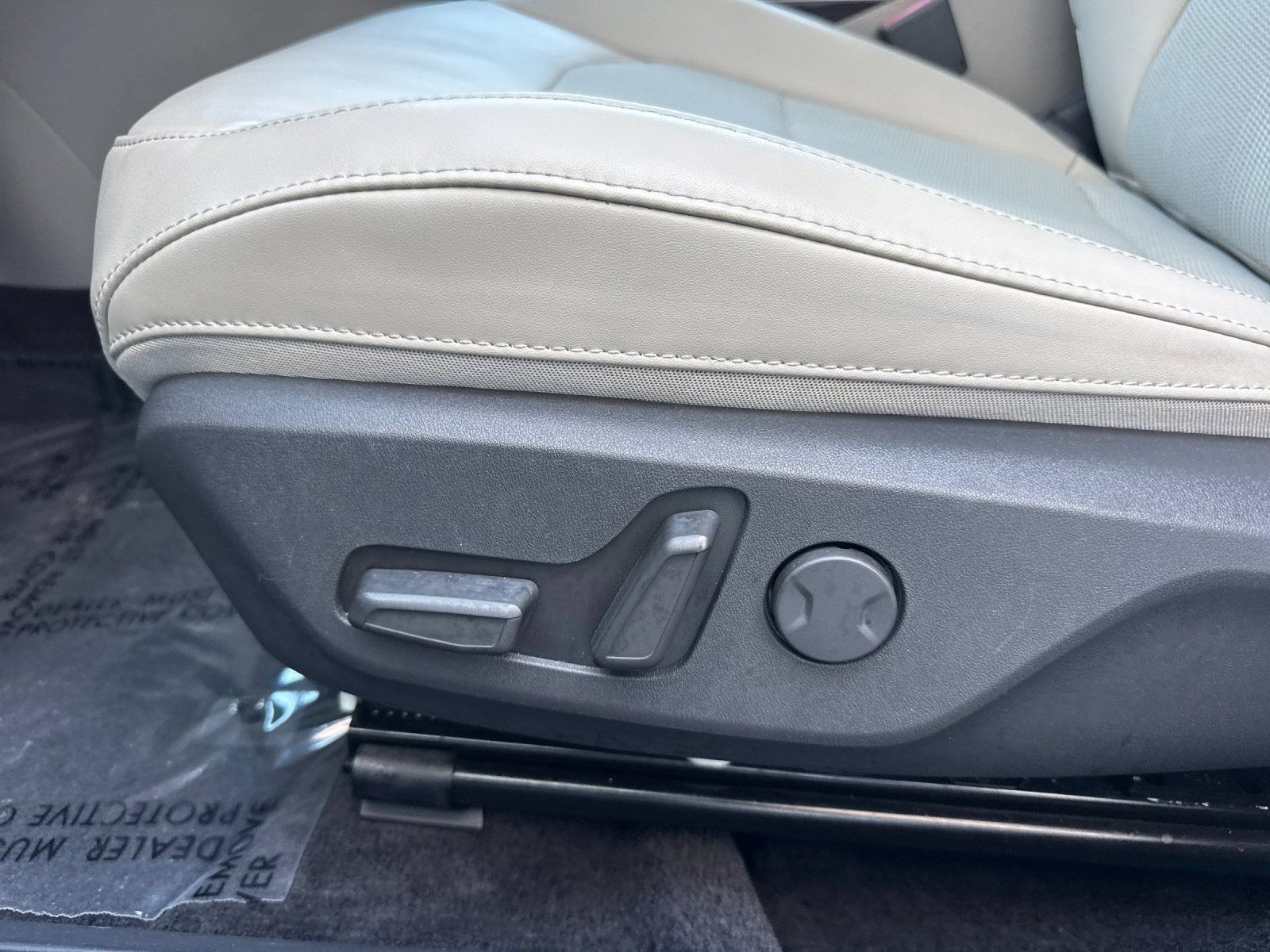 Used 2023 Kia Niro Wind FWD image 13
