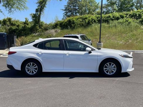 Used 2025 Toyota Camry LE image 2