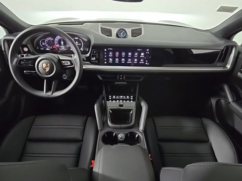 Certified 2025 Porsche Cayenne E-Hybrid Coupe AWD/4WD image 28