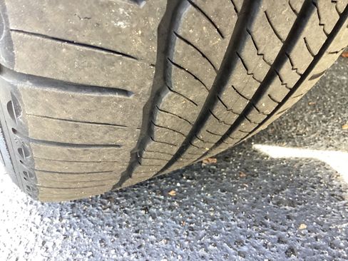 Certified 2023 Volvo XC40 B4 Plus w/ Protection Package Premier image 12