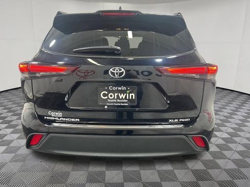 Used 2024 Toyota Highlander XLE AWD/4WD image 6