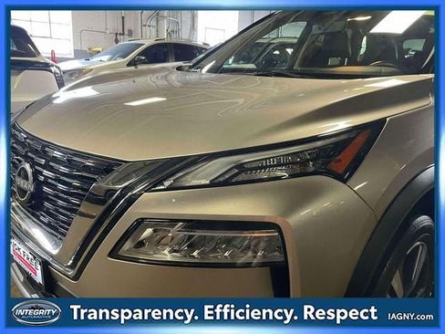 Used 2023 Nissan Rogue SL AWD/4WD image 5
