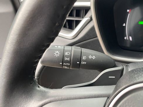 Used 2023 Toyota Corolla Cross XSE image 19