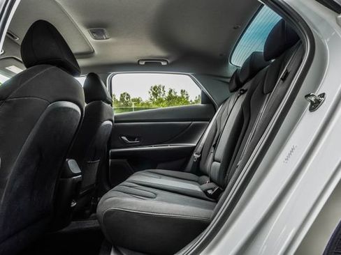 Certified 2024 Hyundai Elantra SEL w/ Convenience Package FWD image 39