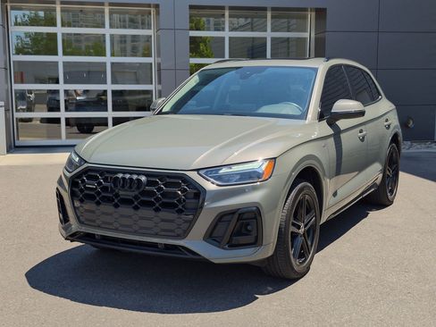 Used 2023 Audi Q5 e Premium Plus AWD/4WD image 8