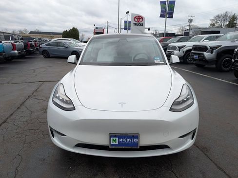 Used 2021 Tesla Model Y Long Range image 11