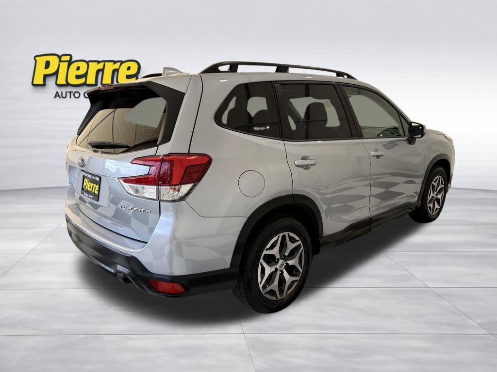 Used 2022 Subaru Forester Premium AWD/4WD image 6